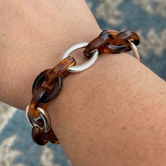 Tortoise shell lucite silver tone chain bracelet - Picture 6 of 6